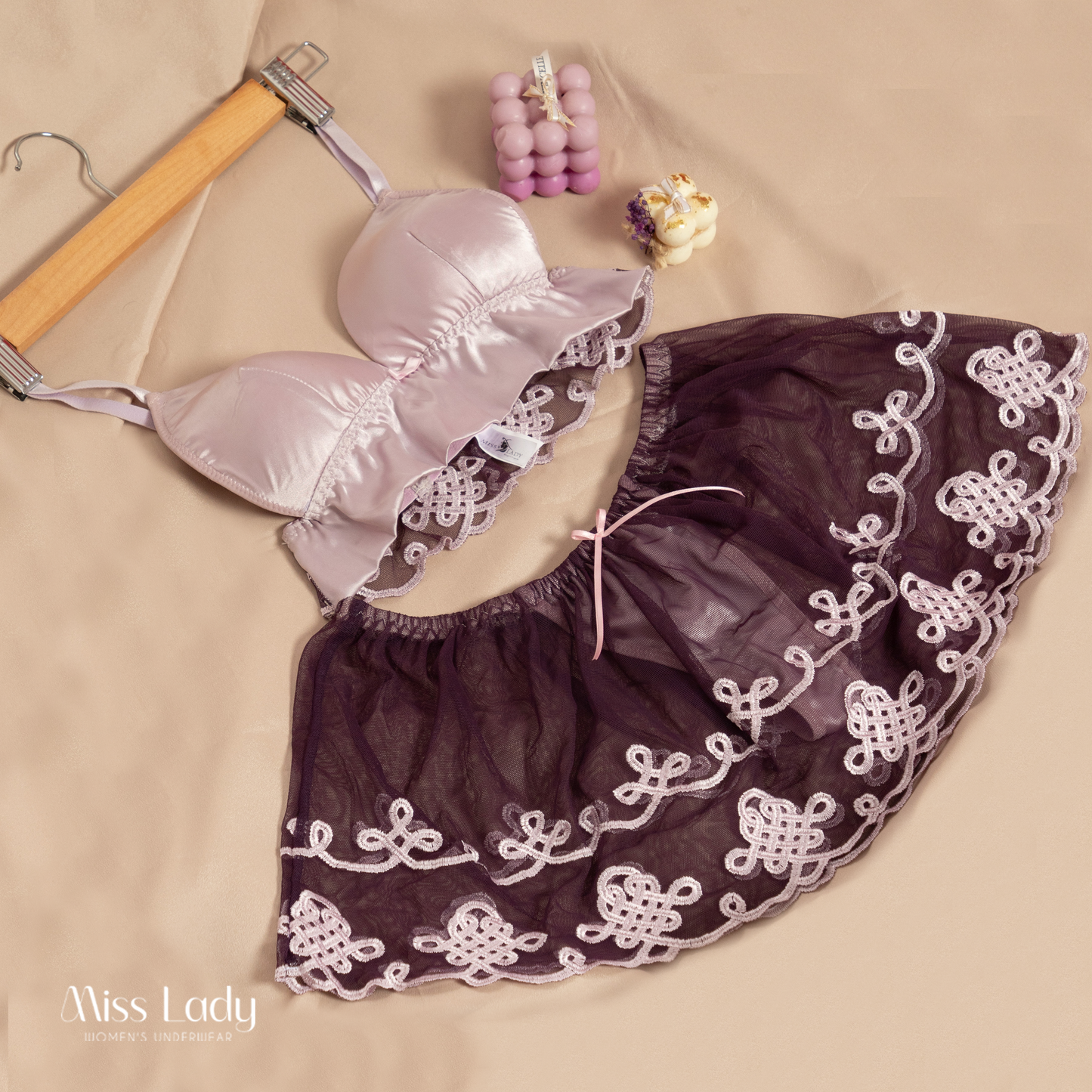 Nuisette en Satin & Dentelle